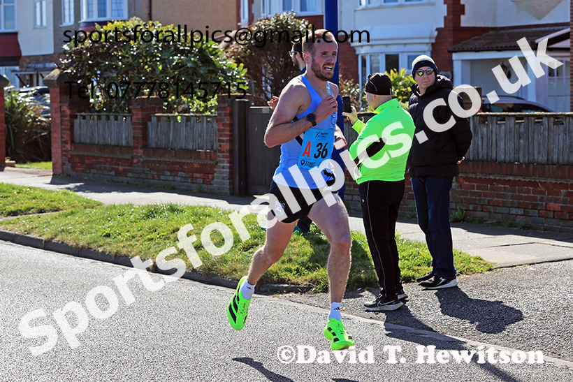 Senior mens Northern 12 Stage Road Relay, 2025 Northern 12 and 6 Stage Road Relays and Junior 5k, Redcar. Photo: David T. Hewitson/Sports for All Pics